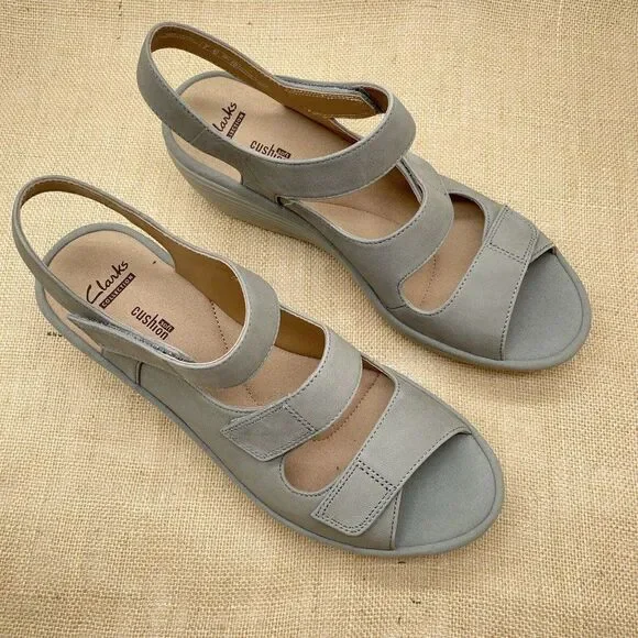 Clarks Reedly Juno Sandal Nubuck Triple Strap Wedge Sage Soft Cushion Size 8.5 W - Picture 3 of 12